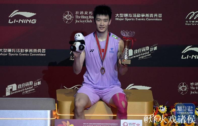 李诗沣男单夺冠 国羽横扫香港羽毛球公开赛五项冠军