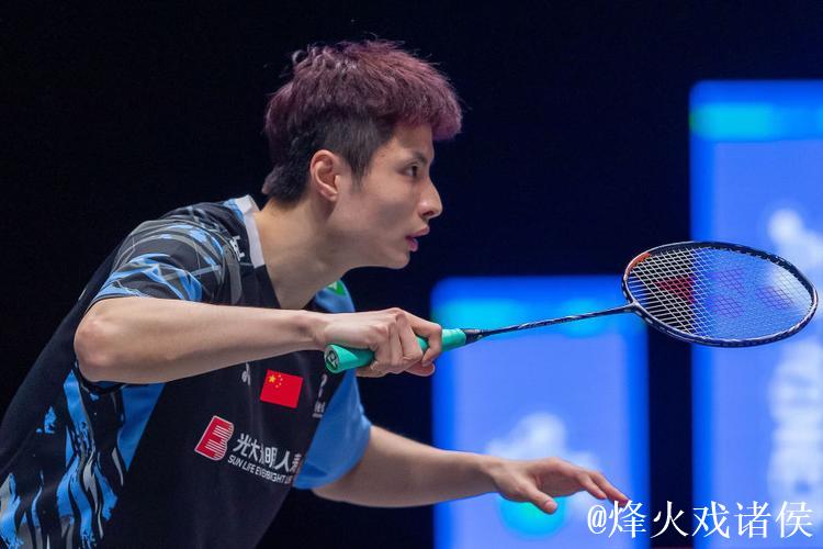 十五运会羽毛球资格赛：石宇奇上演逆转 郑思维复出首战告捷